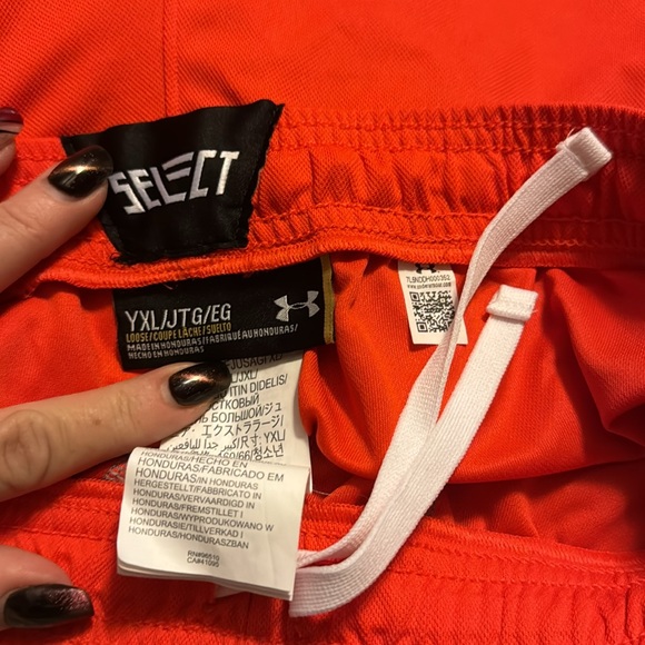 Boys XL Under Armour shorts! - Picture 6 of 6